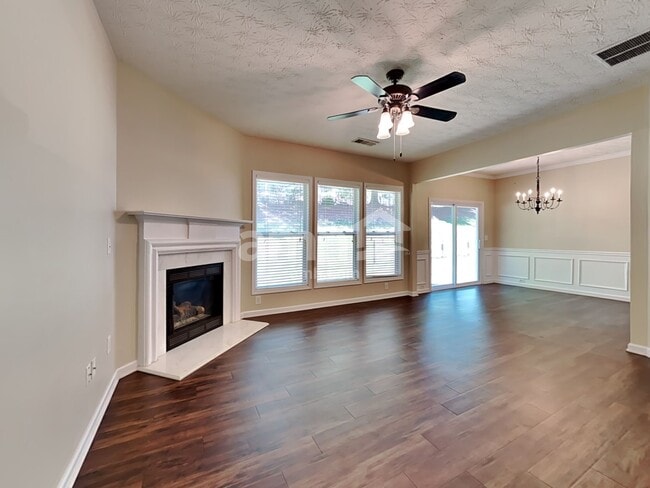 Building Photo - 311 Barberry Pl