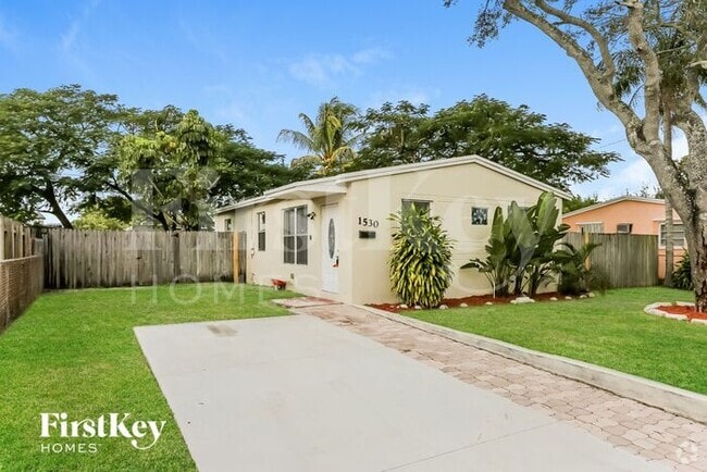 Building Photo - 1530 N 68th Ave