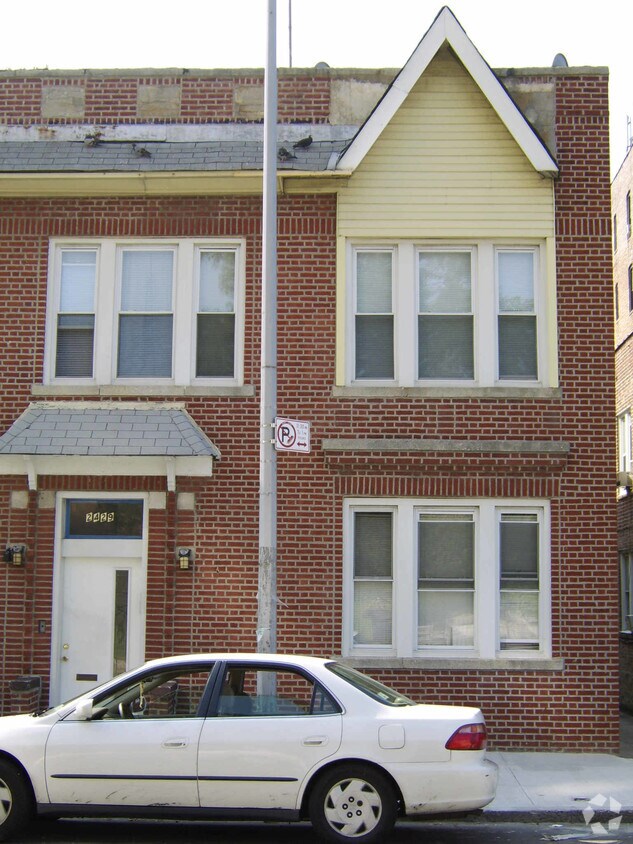 Primary Photo - 2429 Barker Ave