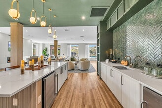 Building Photo - Vesa