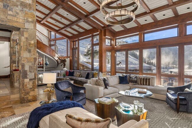 Foto del edificio - 472 Thunderbowl Ln