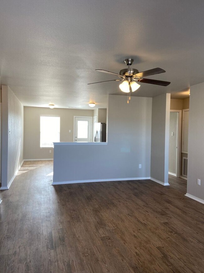 Building Photo - *Pre-Leasing* Three Bedroom | Two Bathroom...