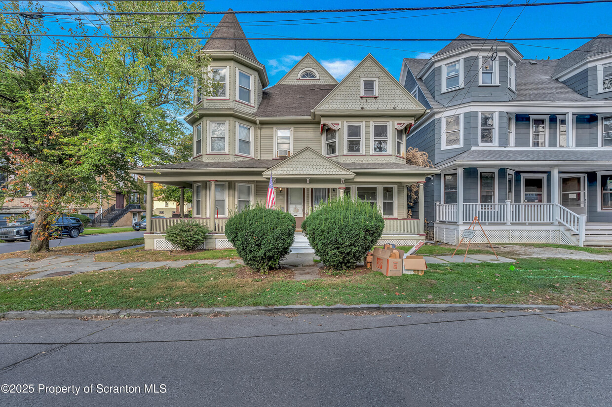 Primary Photo - 1703 Monsey Ave