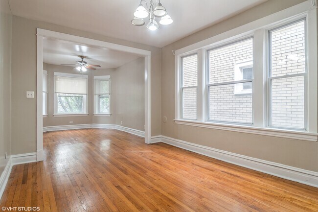 Dining Room - 2834 N Rockwell St