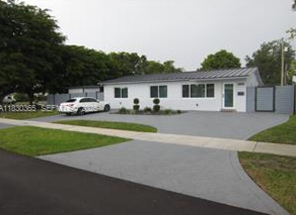 Building Photo - 8760 SW 20th St