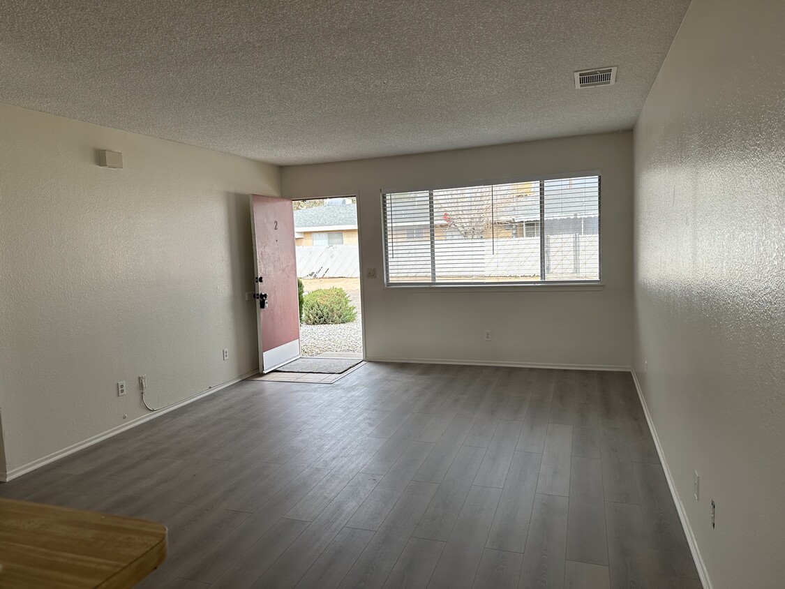Living Room - 13639 Yakima Rd