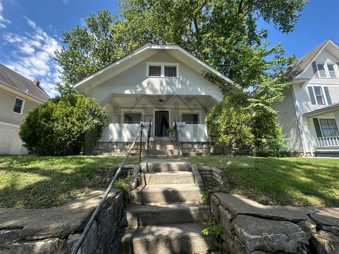 Primary Photo - 5716 Lydia Ave