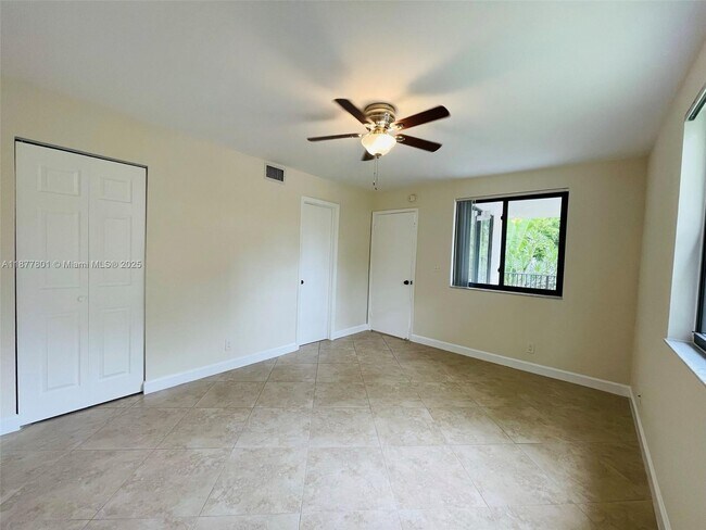 Foto del edificio - 10101 W Sunrise Blvd