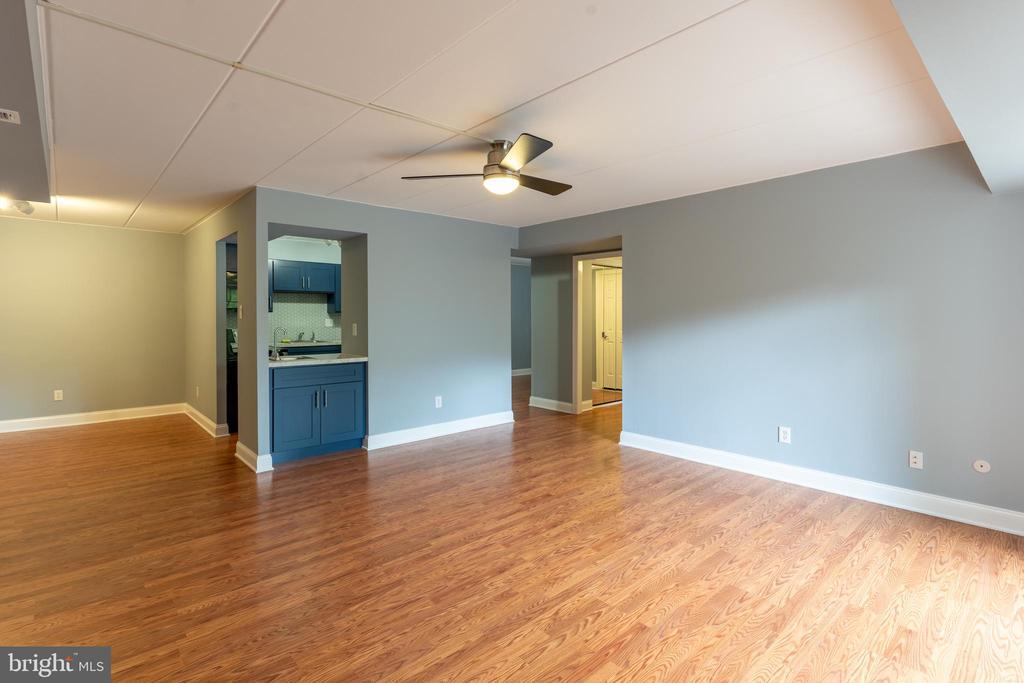 Primary Photo - 235 E Village Rd