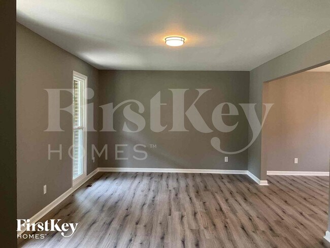 Building Photo - 816 Broadview Dr