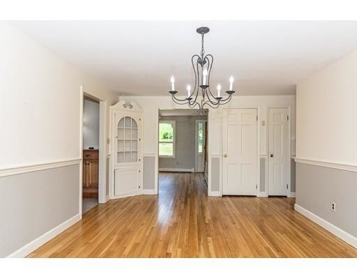 Foto del edificio - 31 Skyfields Dr