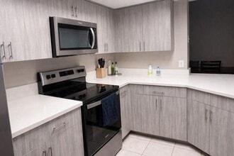 Building Photo - 5065 Wiles Rd