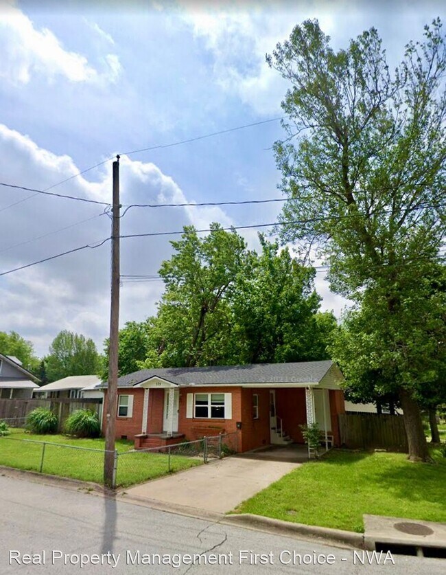 Foto del edificio - 2 br, 1 bath House - 121 Rhodes Avenue