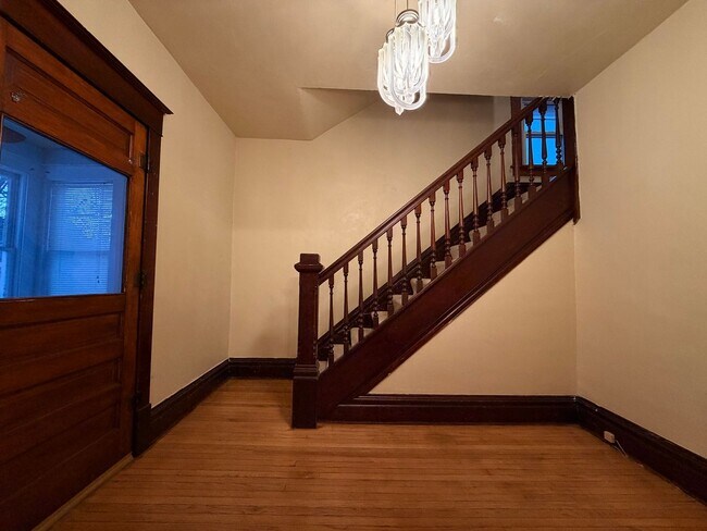 Foto del edificio - Spacious 3 bed 2 bath house $950