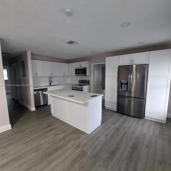Foto del edificio - 790 NW 17th St