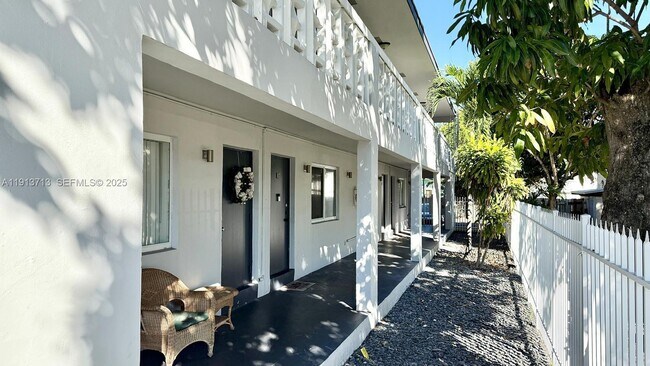 Foto del edificio - 42 SW 14th St