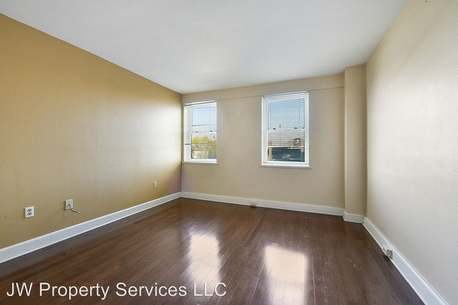 Building Photo - 1205 Saint Charles Ave