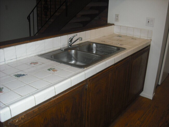 Foto del edificio - 2635 Yardarm Ave