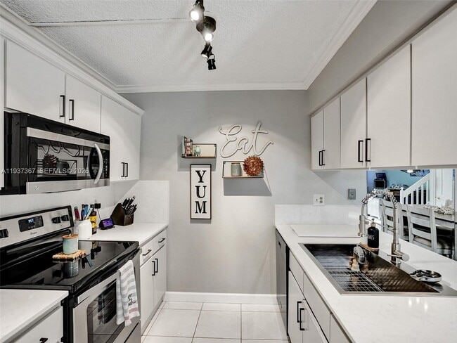 Photo - 11861 SW 9th Manor House