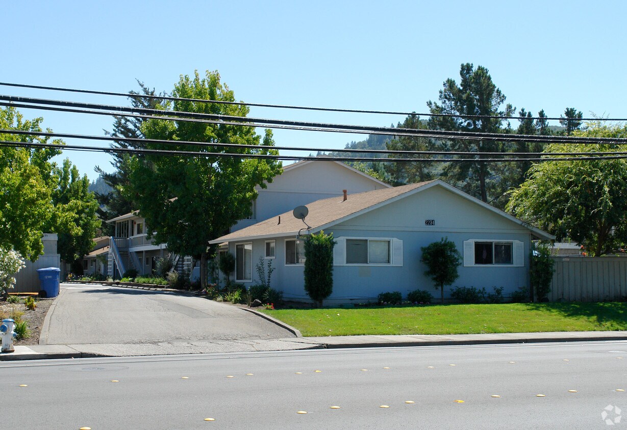Foto principal - 2274 Bethards Dr