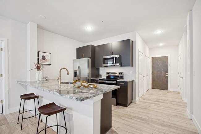 Interior Photo - 227 North Walnut