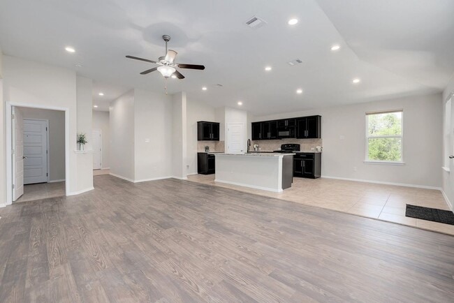 Building Photo - 21604 Pope Dr