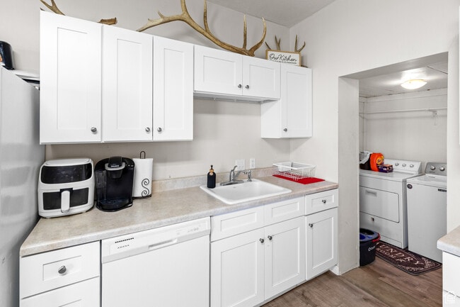 Foto del edificio - 389 S 200 E St