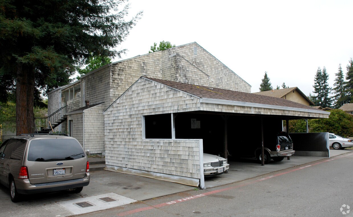Primary Photo - 939 Civic Center Dr