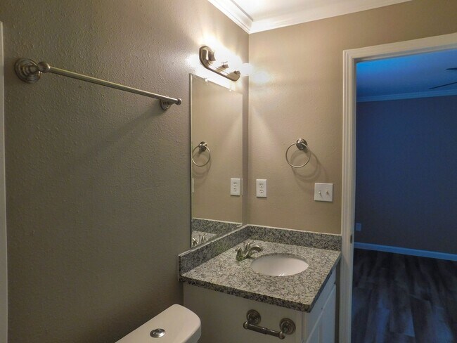 Foto del edificio - Room For Rent