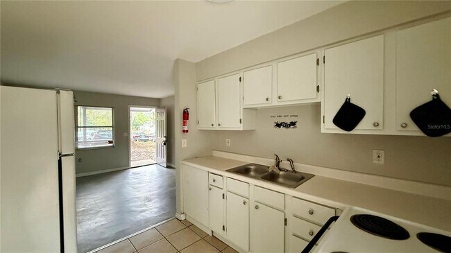 Foto del edificio - 213 Doctor M.L.K. Jr Ave