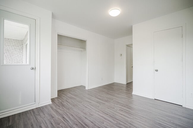 Photo du bâtiment - 2555 Rue des Ormeaux
