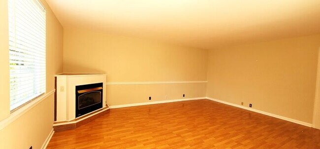 Foto del edificio - Spacious & Charming 2-Bed/2-Bath Home – Walk to UNR!