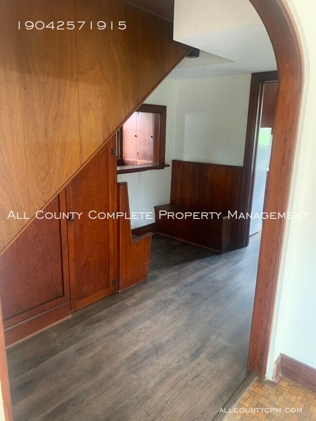 Foto del edificio - 6681 Oakwood St
