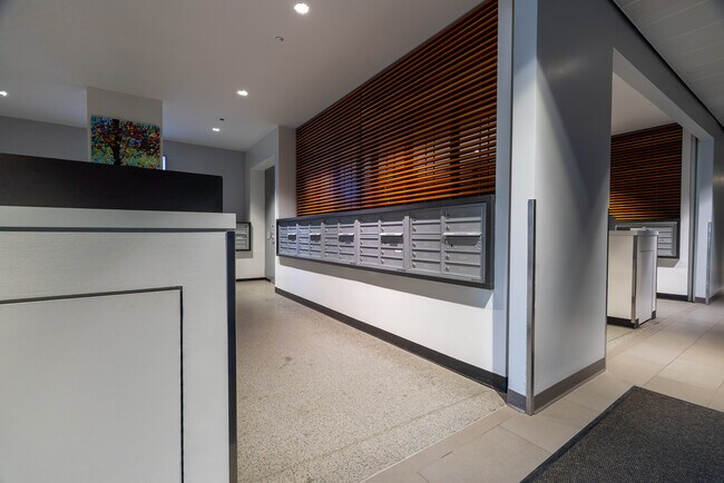 Foto del edificio - 235 W Van Buren St