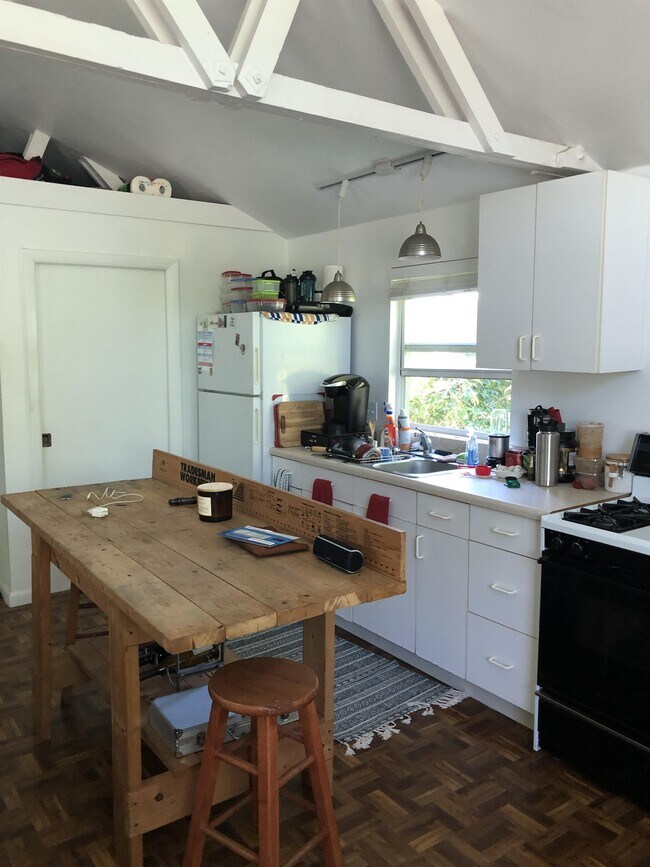 Building Photo - 1395 40th St