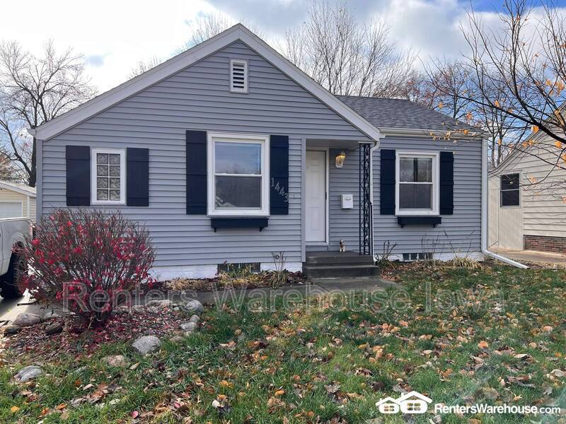 Primary Photo - 1443 E Jefferson Ave