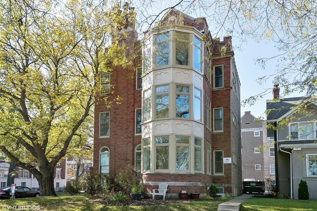 Building Photo - 524 Sheridan Sq