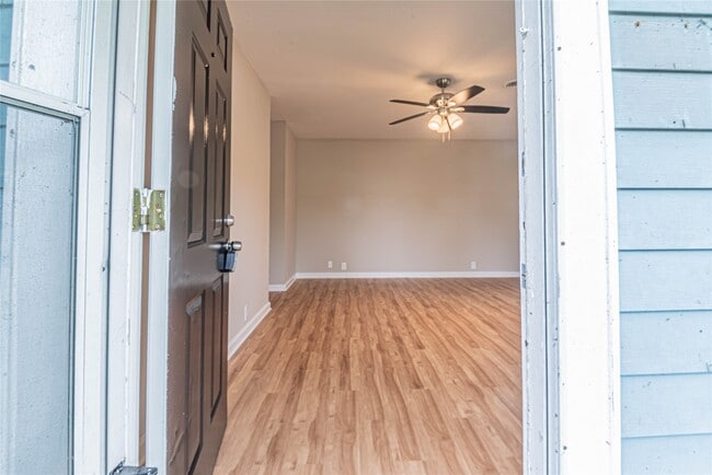 Building Photo - 203 Beatrice