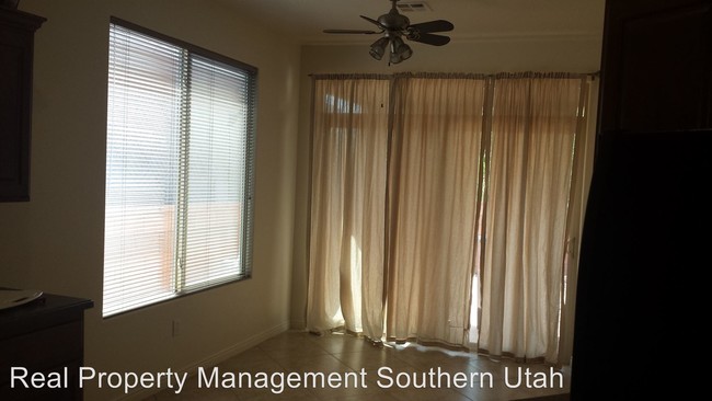 Foto del edificio - 3 br, 2 bath House - 3756 Canyon Crest
