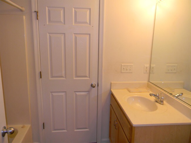 Building Photo - 33500 Parker Run