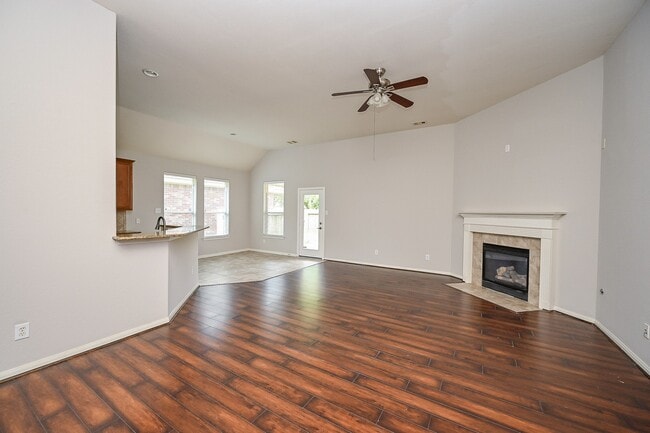 Foto del edificio - 7006 Kendall Lake Ct