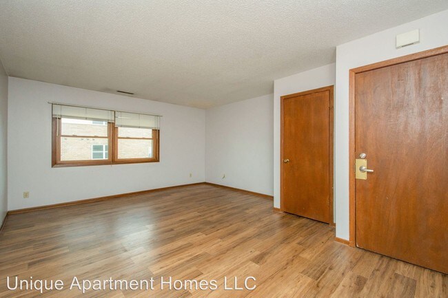 Building Photo - 134 N Hyland Ave