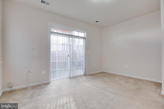 Building Photo - 7363 Riding Meadow Way