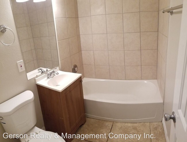 Building Photo - 3208 N 67th Pl