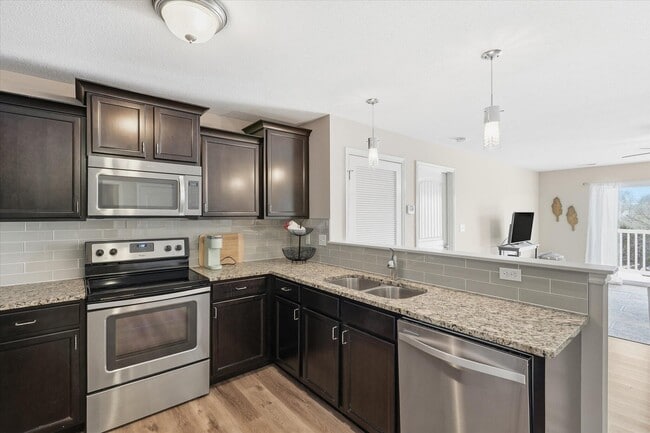 Building Photo - 2212 Chapel Hill Rd