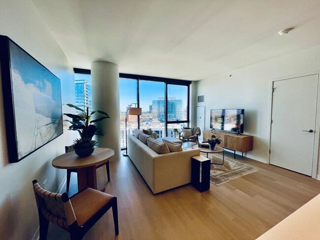 Photo - 1450 N Kingsbury St Apartment