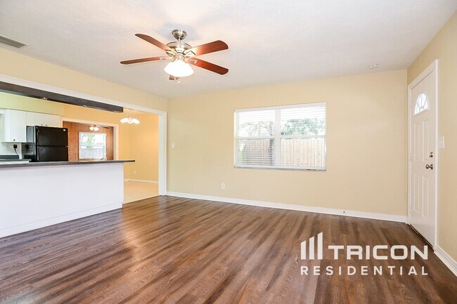 Foto del edificio - 12943 N Oregon Ave