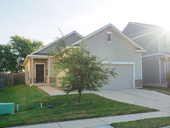 Building Photo - 6502 Routenburn St
