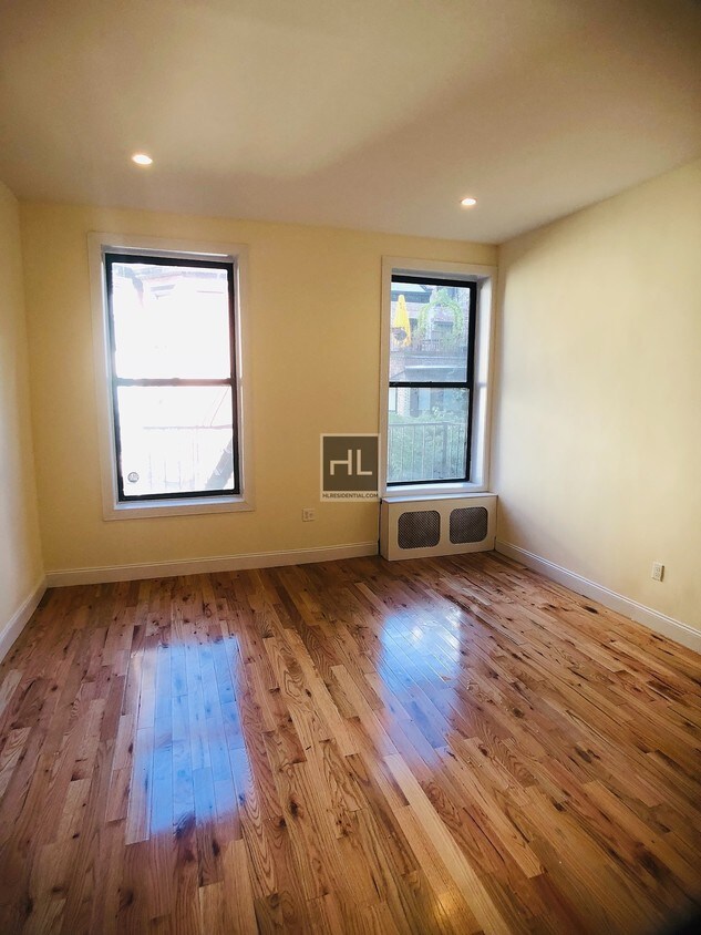 Building Photo - Montague Street   *** LOW FEE***