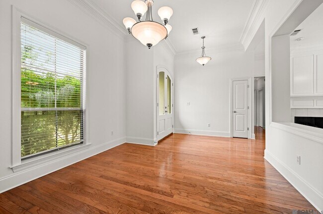 Foto del edificio - 10638 Hillmont Ave